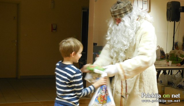 Obisk dedka Mraza v radenskem DOSOR-ju, foto: Marija Erveš