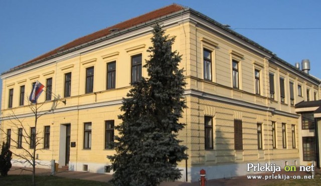 Gimnazija Franca Miklošiča Ljutomer Gimnazija Franca Miklošiča Ljutomer