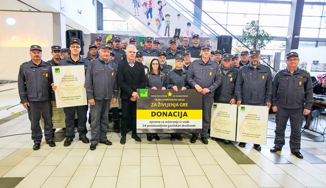 Donacijo je prejelo 24 prostovoljnih gasilskih društev podravske in pomurske regije Donacijo je prejelo 24 prostovoljnih gasilskih društev podravske in pomurske regije