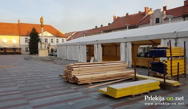 Novoletna jelka in postavljanje drsališča