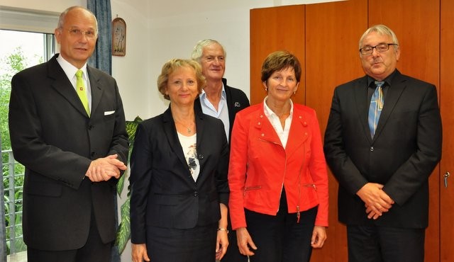 Donacija dvema organizacijama Donacija dvema organizacijama