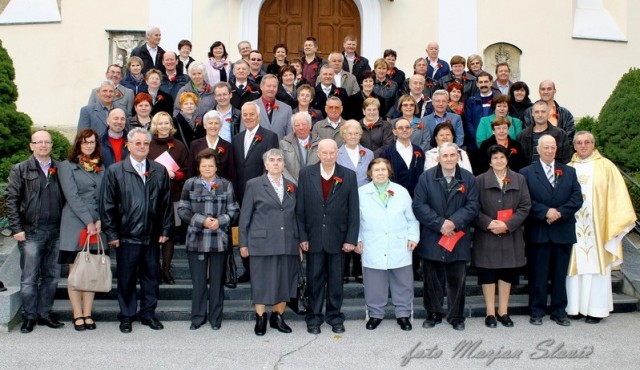 Pari ponovno obljubili zakonsko zaobljubo Pari ponovno obljubili zakonsko zaobljubo