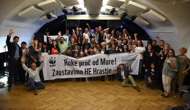 Udeleženci filmskega večera za ohranitev Mure Udeleženci filmskega večera za ohranitev Mure