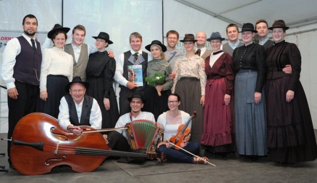 Folklorna skupina Leščeček Folklorna skupina Leščeček