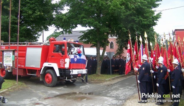 Prevzem avtocisterne na Cvenu