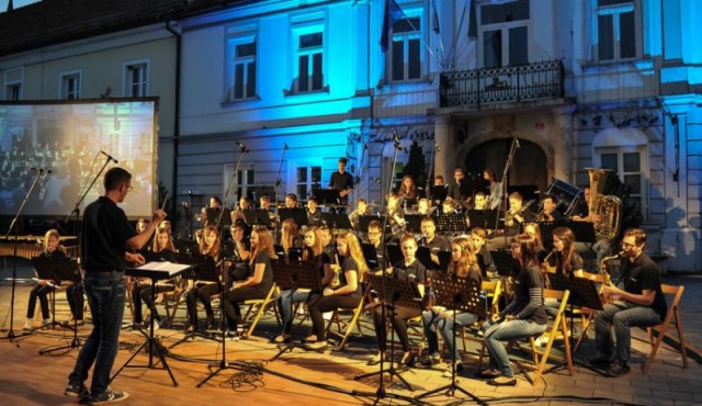 Koncert Glasbena šola se predstavi Koncert Glasbena šola se predstavi