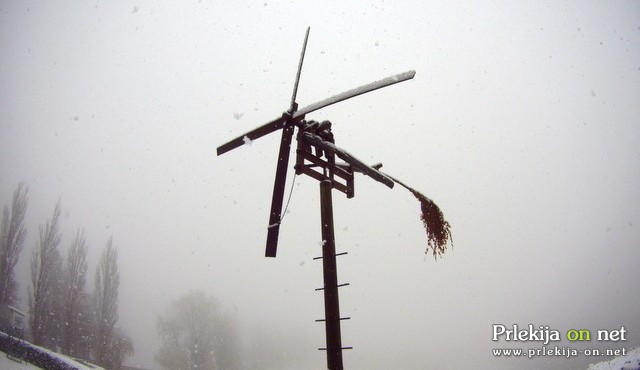 Klopotec in sneg Klopotec in sneg