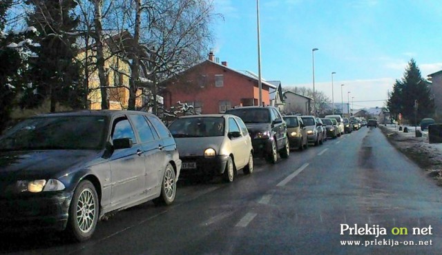 Kolona vozil v Ljutomeru Kolona vozil v Ljutomeru