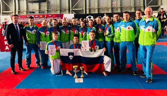 Tretje mesto so osvojili tudi ekipno v sestavi Blaž Klobasa, Kristjan Klemenčič in Mišel Čuček Tretje mesto so osvojili tudi ekipno v sestavi Blaž Klobasa, Kristjan Klemenčič in Mišel Čuček