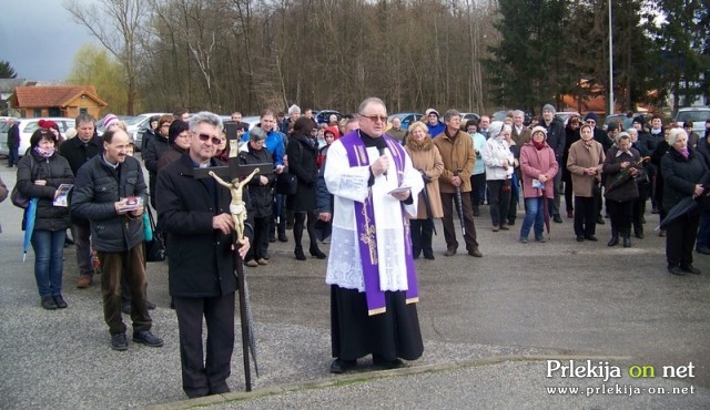 Križev pot na Hotizi Križev pot na Hotizi