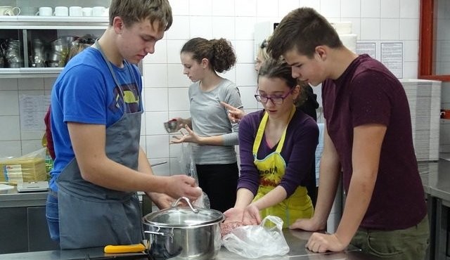 Kuharsko srečanje na OŠ Cezanjevci Kuharsko srečanje na OŠ Cezanjevci