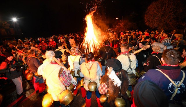 Kurentov in korantov skok, foto: Marko Pigac