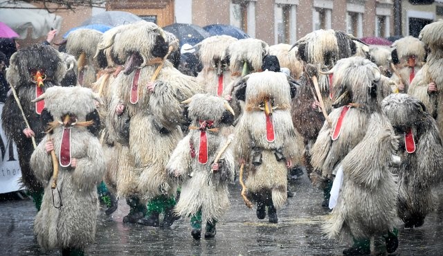 Otvoritvena etno povorka