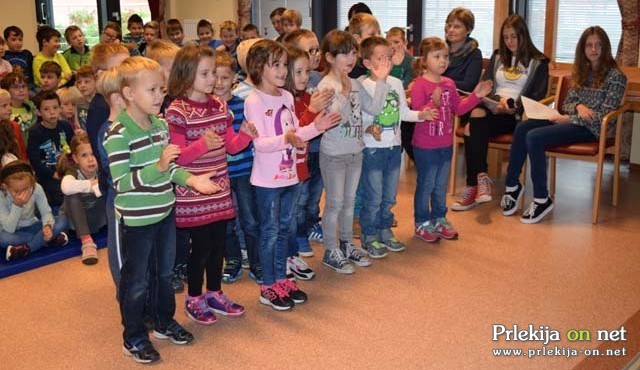 Nastop učenk in učencev 1. razreda Nastop učenk in učencev 1. razreda