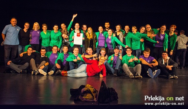 FS Leščeček na srečanju odraslih folklornih skupin FS Leščeček na srečanju odraslih folklornih skupin