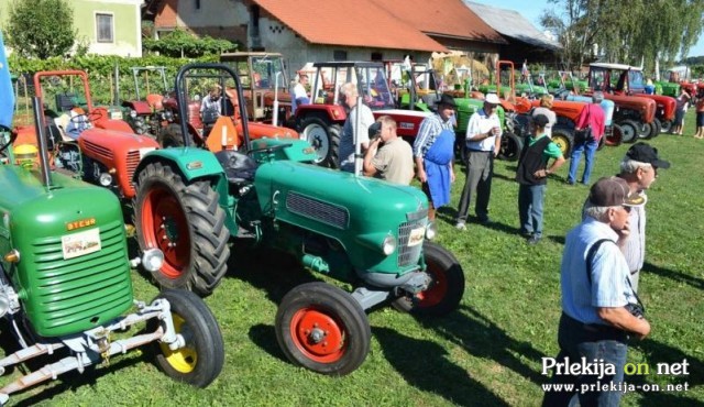 12. traktorsko srečanje 12. traktorsko srečanje