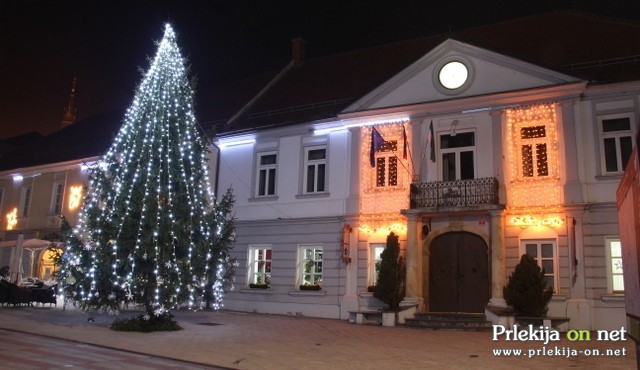 Praznična okrasitev v Ljutomeru Praznična okrasitev v Ljutomeru