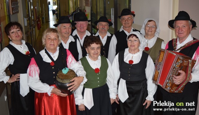 Ljutomerski folkloristi v DOSOR-ju Ljutomerski folkloristi v DOSOR-ju
