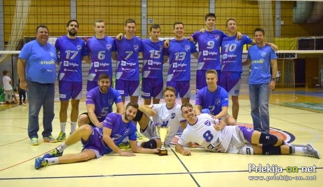 Ekipa Odbojkarskega kluba Maribor – zmagovalec turnirja