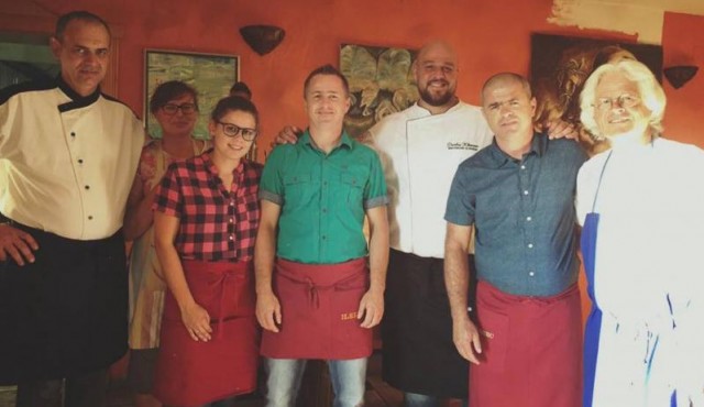 Darko je na Turistični kmetiji Hlebec na Kogu za goste pripravil večerjo Darko je na Turistični kmetiji Hlebec na Kogu za goste pripravil večerjo