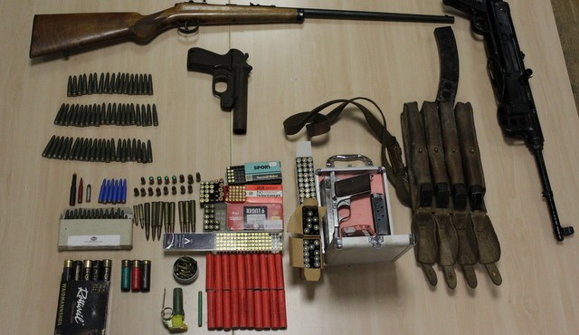 Zaseženo orožje in strelivo, foto: PP M. Sobota