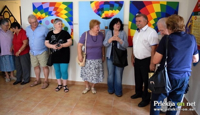 Župan Janez Rihtarič med obiskovalci razstave Župan Janez Rihtarič med obiskovalci razstave