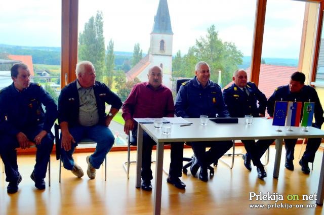Edvard Štelcar ml., Anton Klemenčič, Anton Slana, Franci Petek, Milan Antolin in Ivan Fras Edvard Štelcar ml., Anton Klemenčič, Anton Slana, Franci Petek, Milan Antolin in Ivan Fras