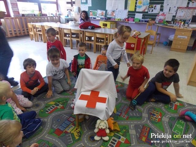 Rdeči križ med najmlajšimi Rdeči križ med najmlajšimi