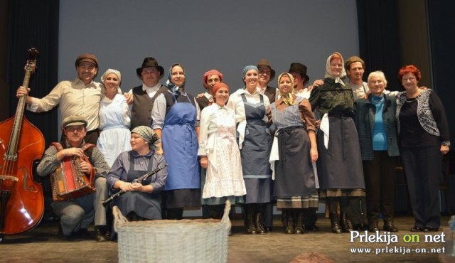 Folklorni večer Gremo na brotvo Folklorni večer Gremo na brotvo