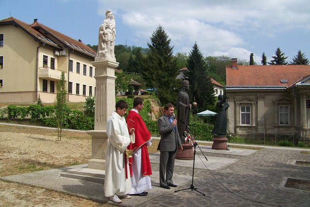Obnovljen kip v Lendavi