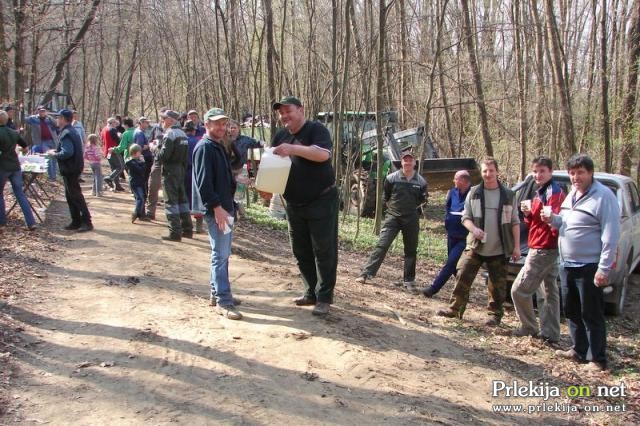 Na enem odlagališču nabrali za devet prikolic odpadkov