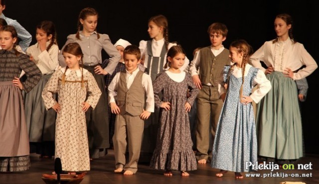 Folklora, naše veselje Folklora, naše veselje