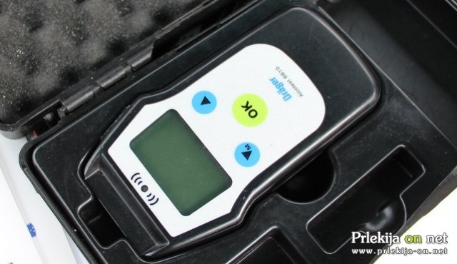 Vozniku so izmerili kar 1,39 mg alkohola v izdihanem zraku