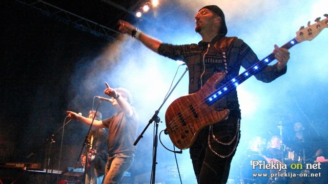 Crvena jabuka Crvena jabuka