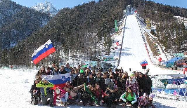 Učenci OŠ Cezanjevci v Planici