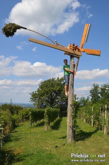 Naj klopotec stoji v Slamnjaku, foto: Nuša Vrbnjak Naj klopotec stoji v Slamnjaku, foto: Nuša Vrbnjak