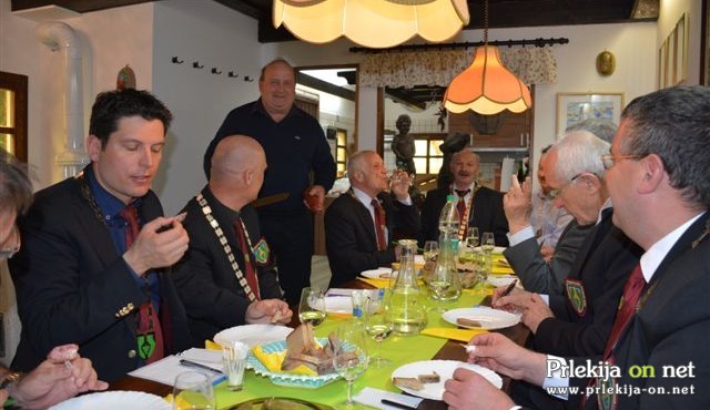 1. Viteška salamijada 1. Viteška salamijada