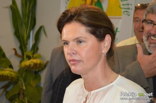 Premierka o odstopu ne razmišlja Premierka o odstopu ne razmišlja