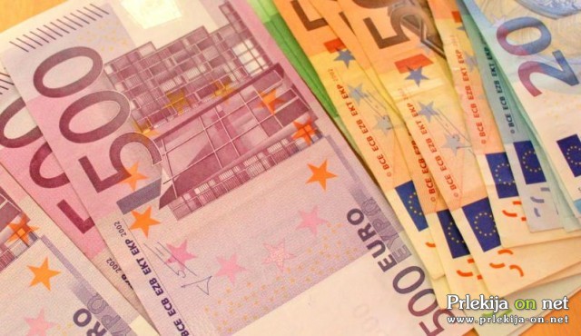 Oškodovanec je v hiši hranil 20.700 evrov gotovine Oškodovanec je v hiši hranil 20.700 evrov gotovine