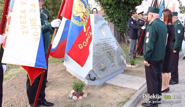 Odkritje spominskega obeležja ob 25. letnici samostojnosti Republike Slovenije