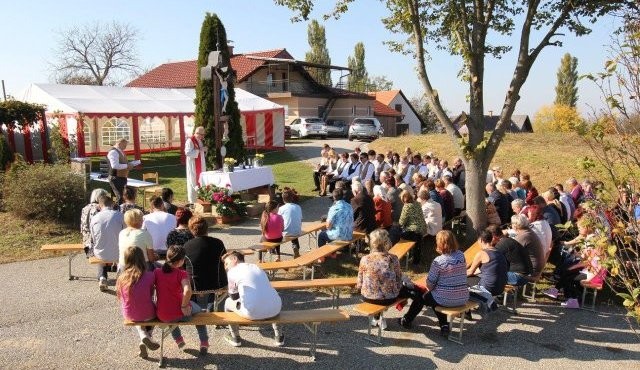 Blagoslov križa v Grlincih Blagoslov križa v Grlincih