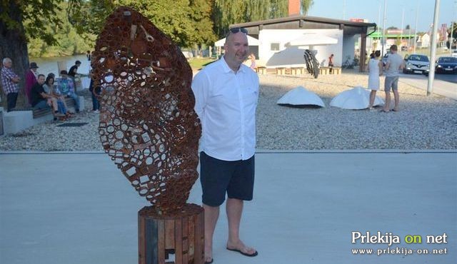 Primož Pugelj: Na meji Primož Pugelj: Na meji