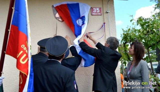 Odkritje spominske plošče hraniteljem orožja v Precetincih