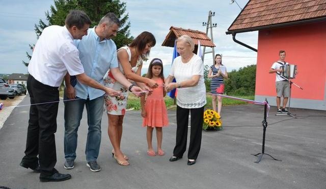 Odprtje obnovljene ceste v Desnjaku