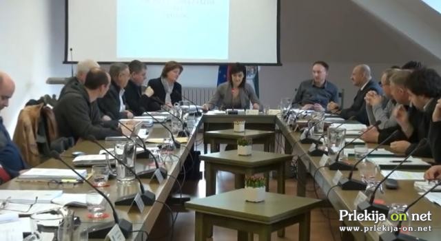 Na zadnji izredni seji je županja odstopila kot koordinatorka projekta Oskrba s pitno vodo Pomurja - sistem C Na zadnji izredni seji je županja odstopila kot koordinatorka projekta Oskrba s pitno vodo Pomurja - sistem C