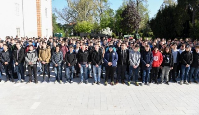Mladi naborniki v Murski Soboti, foto: murska-sobota.si Mladi naborniki v Murski Soboti, foto: murska-sobota.si