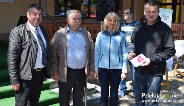 Zmagovalec (desno) »Radenskega špricarja 2017« Zmagovalec (desno) »Radenskega špricarja 2017«