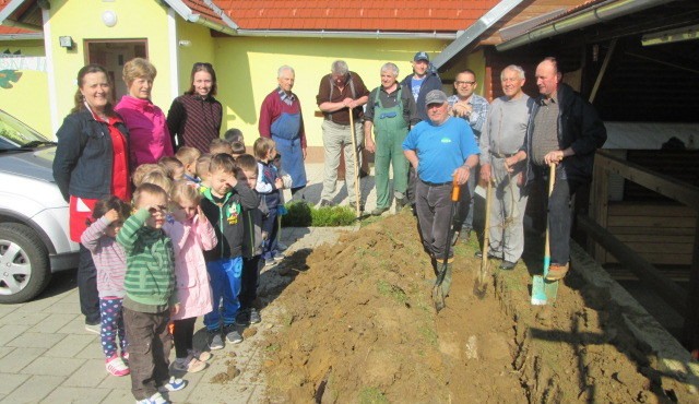 Otroci raziskujejo Kapelo