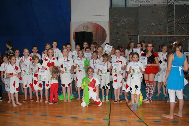 Plesni klub Zapleši z Urško Plesni klub Zapleši z Urško