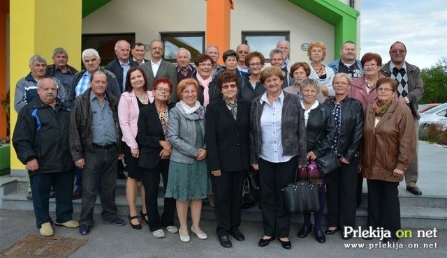 Srečanje OŠ Stogovci Srečanje OŠ Stogovci